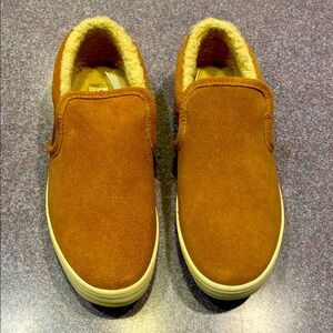 NWT Staheekum genuine leather slippers